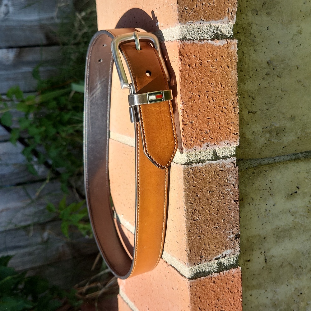 Boys Tommy Hilfiger brown/tan belt size small 22-24 waist